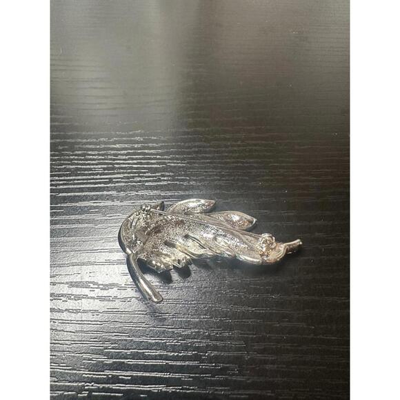 Sparkly Rhinestone Leaf Brooch – Silver Tone Pin, Elegant Accessory - Picture 2 of 2